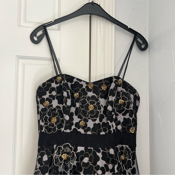 Badgley Mischka Black and Gold Flower Embroidered Long Dress size 6 - Picture 2 of 12